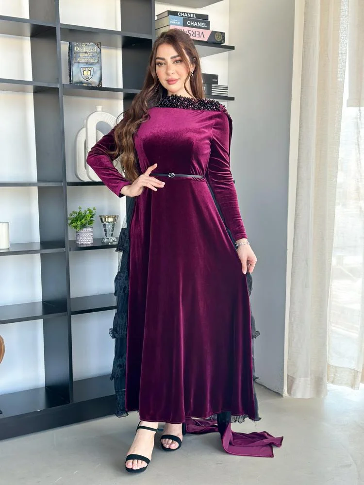 اوبرا فاشن فستان سهرة مخمل عنابي مع قصة بالخلف كسرات الياقة مزينة بلؤلؤ مع كرستال