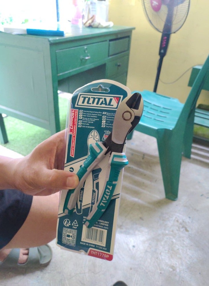 TOTAL TOTAL Heavy-Duty Diagonal Cutting Pliers 7" (180mm) – Precision Cut, Polish and Anti-Rust Oil Coating, Two-Color Handle, Ideal for Wire Cutting & Electrical Work – Sliding Card Packaging  - Image 3
