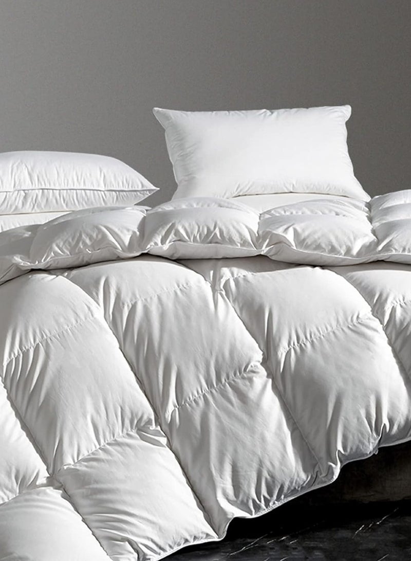 أسرار طقم مفروشات على طراز الفندق مكون من 6 قطع - يتضمن 2 لحاف فاخر مقاس 240 × 260 سم لراحة لا مثيل لها، و2 غطاء لحاف أنيق مقاس 240 × 260 سم لمظهر راقٍ، و2 منشفة ماصة مقاس 70 × 140 سم 500 جرام للاستخدام اليومي - أساسيات مفروشات فاخرة ومتينة. - Image 2