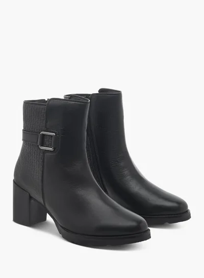 سيليست Womens Textured Ankle Boots with Block Heels and Zip Closure