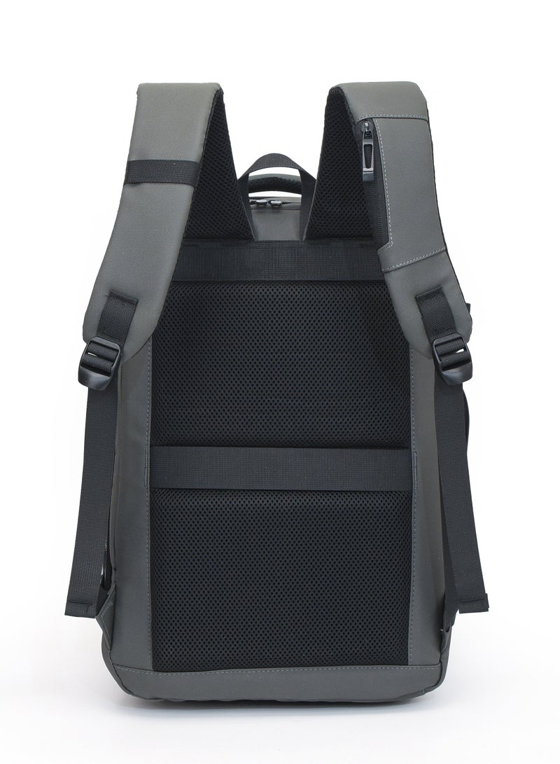 ستارجولد حقيبة ظهر مقاس 18 بوصة مع جيب أمامي ومنفذ شحن USB وتصميم قابل للتوسيع وجيب شبكي جانبي وأربعة مشابك للسفر - Image 4