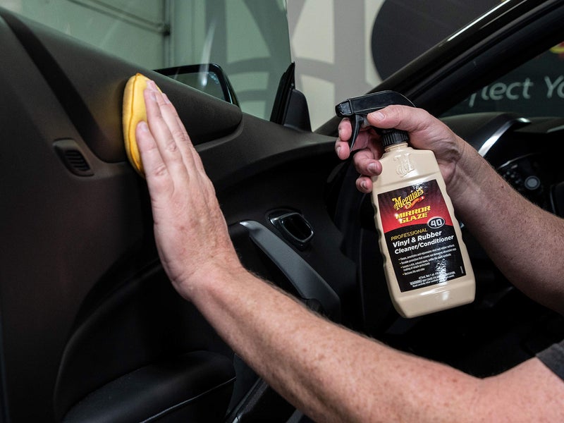 Meguiar's Professional Vinyl and Rubber Cleaner Conditioner M4016 - Pro-Grade for Interior and Exterior, Screens out UV Rays while Leaving Behind a Natural Sheen, 16 Oz - Image 2