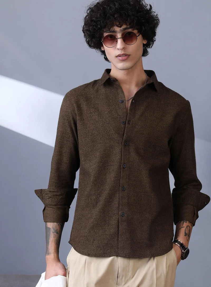 Campus Sutra Campus Sutra Men's Coffee Brown Solid Regular Shirt For Casual Wear | Spread Collar | Long Cuffed Sleeves | Button Closure | Shirt Crafted With Comfort Fit For Everyday Wear