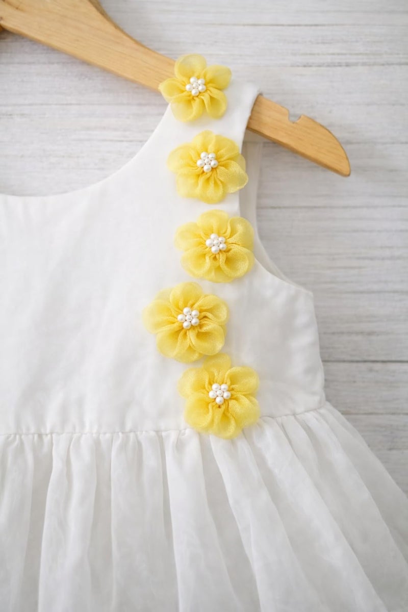 DaSync SYNC Yellow Flowers Decoration Craft Patches for Clothes 25 Pieces Artificial Blouse Hair Jewellery Imitation Dresses Dupatta Suits, Sarees Gowns Flower - Image 2