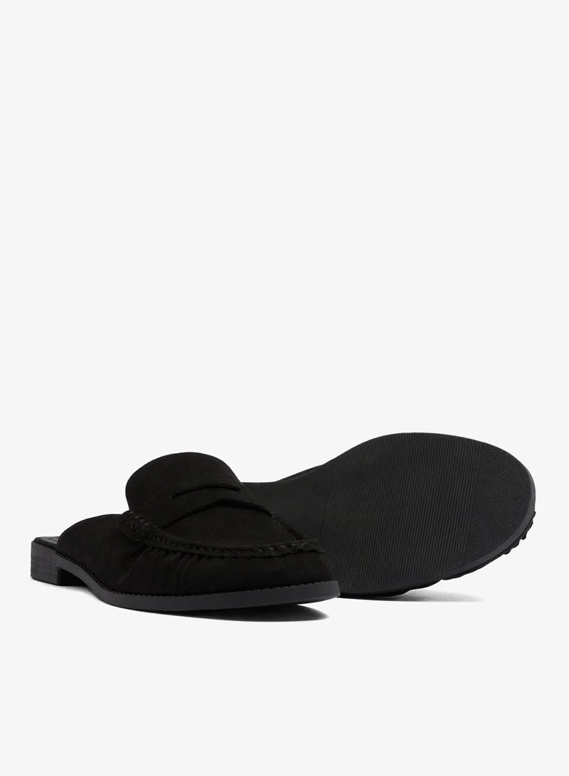 ماتلان حذاء لوفر أسود بظهر مفتوح من جلد سويدي صناعي