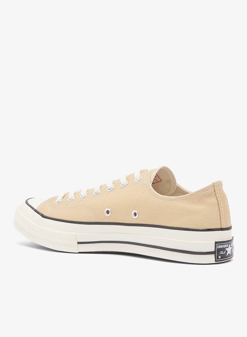 كونفرس حذاء تشاك 70