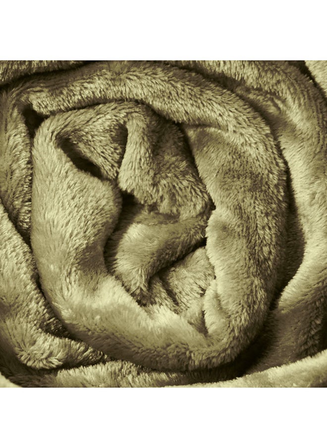 Hotel Linen Klub Double Micro Fleece Flannel Blanket 260 GSM Super Plush and Comfy Throw Blanket Size 200 x 220cm Olive  - Image 3