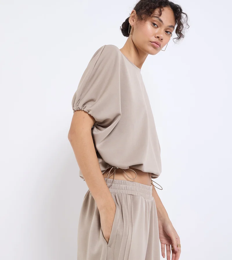 إف5 بلوزة قصيرة نسائية بقصة مريحة - بني