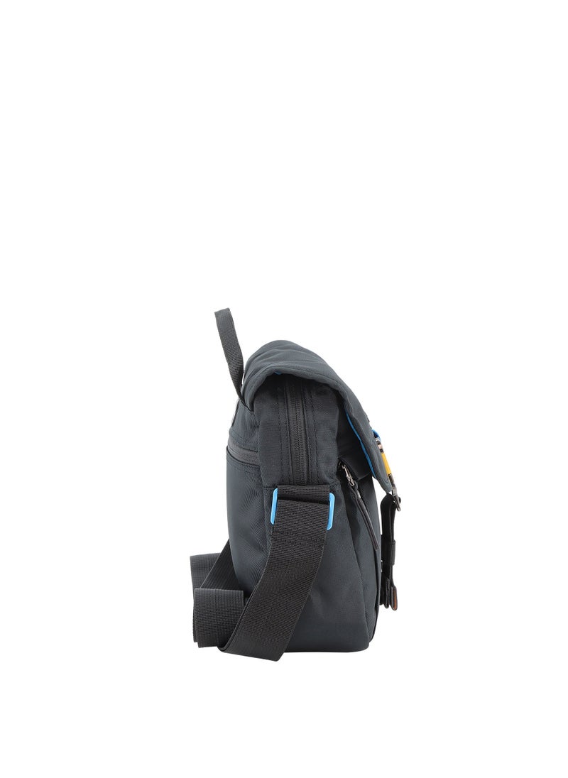 Discovery ICON Flap Over Utility Bag 2.8L Black, Zipper Compartment Casual Shoulder Bag For Men And Women Removable Shoulder Strap Secure RFID Pocket - pzsku/ZEDA0085EC7A319017257Z/45/_/1721995063/ec9b79d5-c458-4960-899b-1ecb605b8809