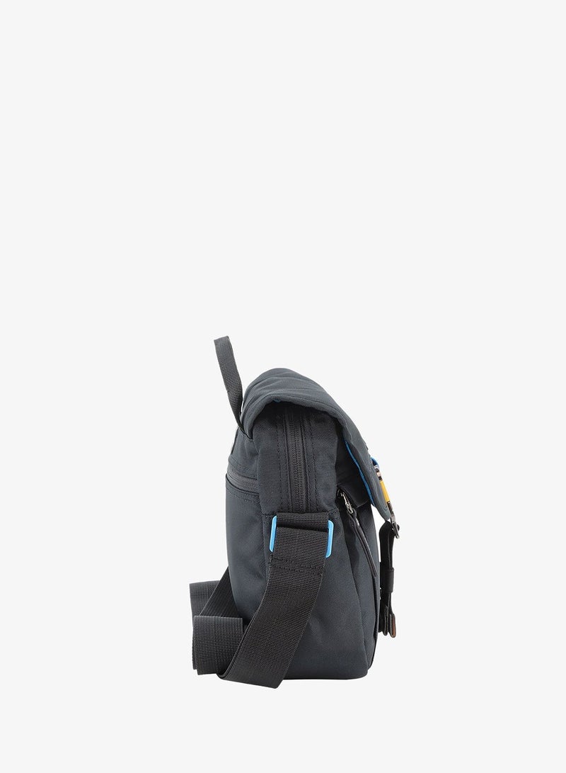 Discovery ICON Flap Over Utility Bag 2.8L Black, Zipper Compartment Casual Shoulder Bag For Men And Women Removable Shoulder Strap Secure RFID Pocket - Image 4