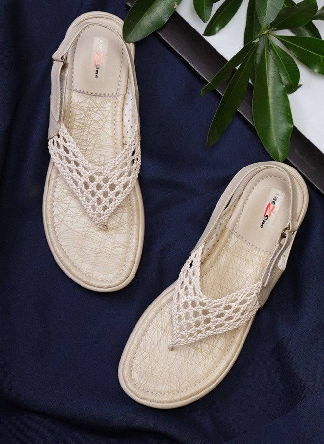 She Zone أحذية شوزون المسطحة ذات حزام T للنساء - Image 1