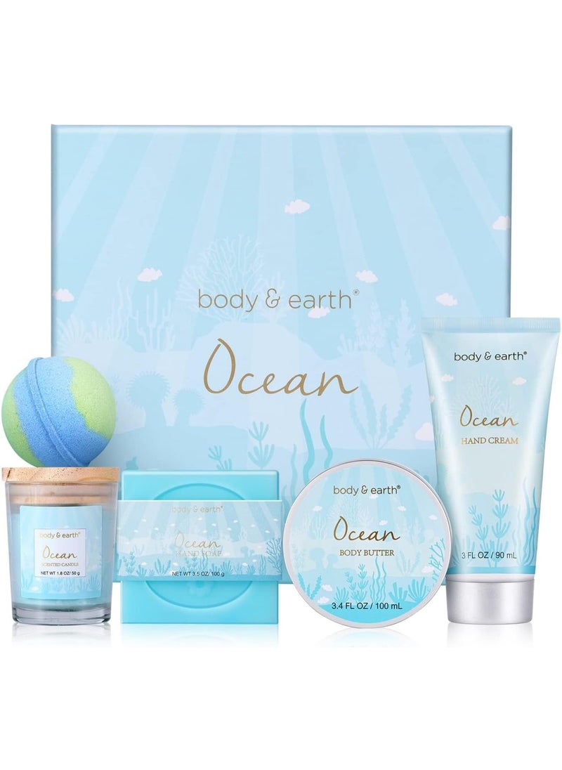 بودي & إيرث هدايا تدليل للنساء من BODY & EARTH، مجموعة هدايا حمام سبا المحيط المكونة من 5 قطع تتضمن شمعة معطرة، زبدة للجسم، هدايا للنساء، هدايا عيد ميلاد للنساء، مجموعات هدايا للنساء، هدايا استرخاء للنساء  - Image 1