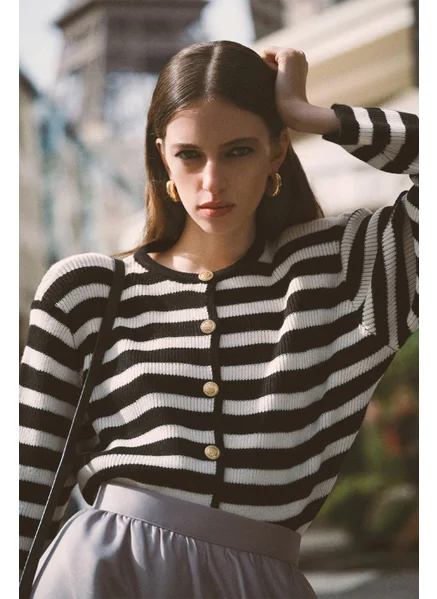 توتشي Gold Buttoned Striped Short Cardigan