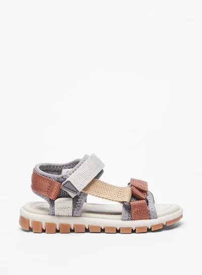 جونيورز Boys Solid Open Toe Sandals with Hook and Loop Closure