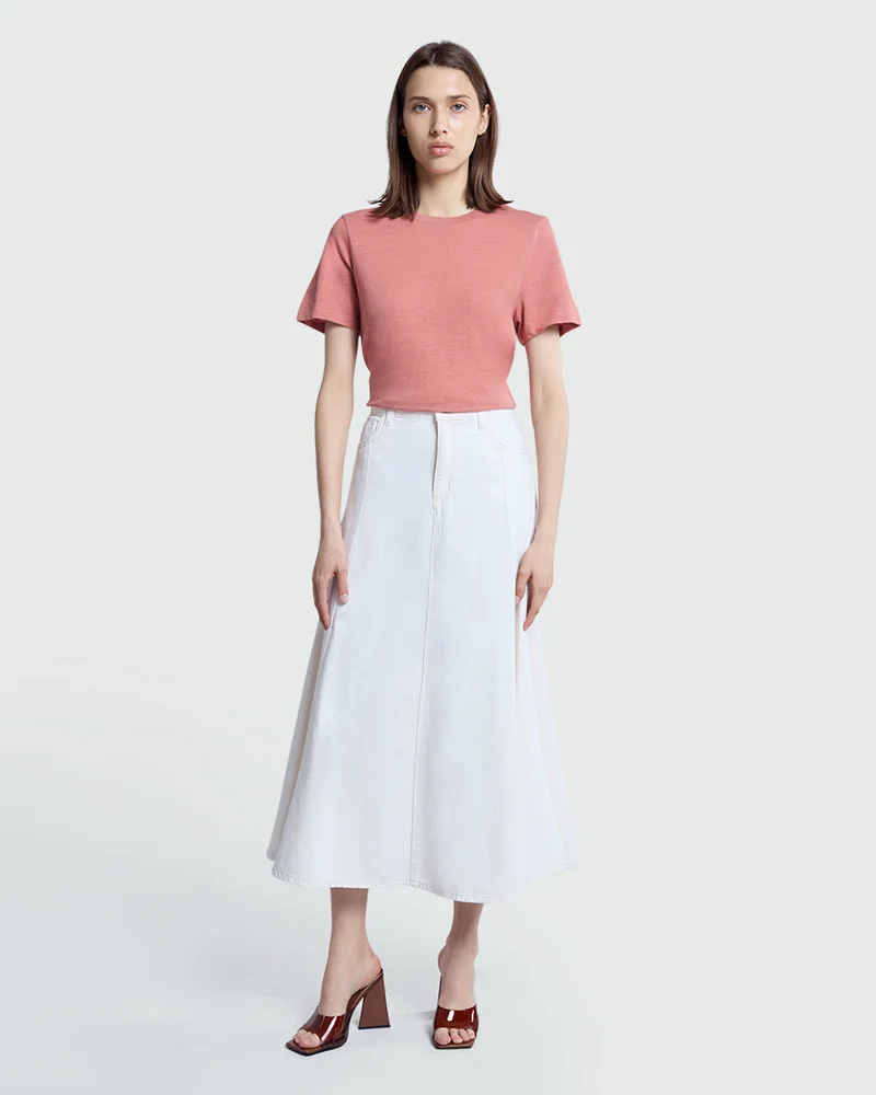 او في اس White