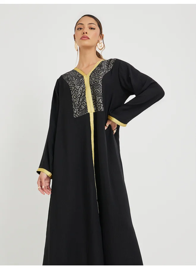 أميرة Amirah Foil Print Yoke V Neck Jalabiya with Lace Detail