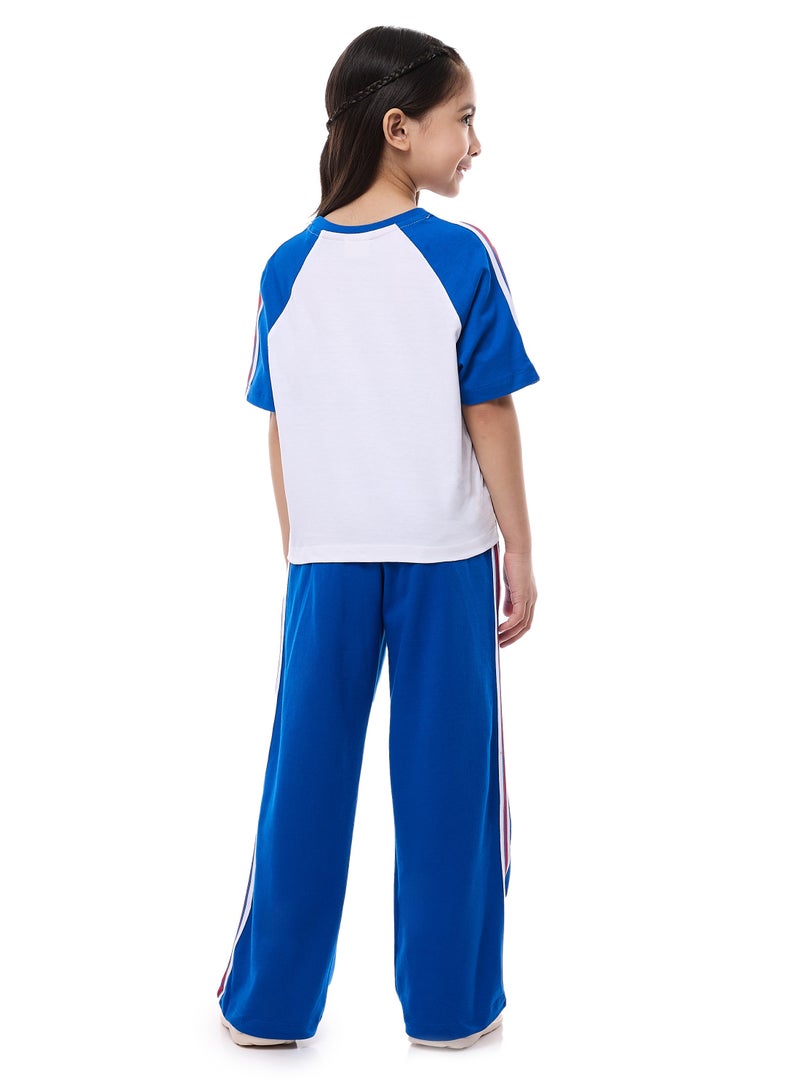 فكتور اند جين طقم فيكتور آند جينز بناتي قطعتين - بلوزة مزينة مع بنطلون مستقيم بتفاصيل شريط - Image 2