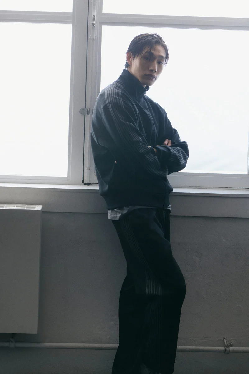 اتش اند ام بنطلون رياضي واسع بتقنية دراي موف