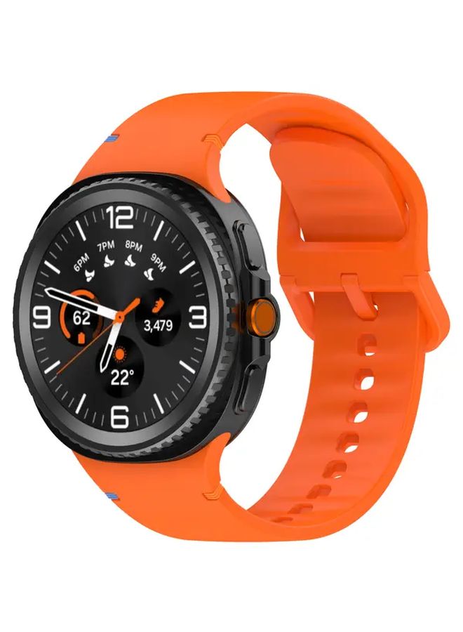 1 × حزام رياضي من السيليكون باللون الأوليف الأخضر متوافق مع ساعة Galaxy Watch 8 Classic مقاس 22 مم، حزام ناعم مزود بوظيفة الأمان ذات المشبك المفتوح، بتصميم تجاري. - Image 4