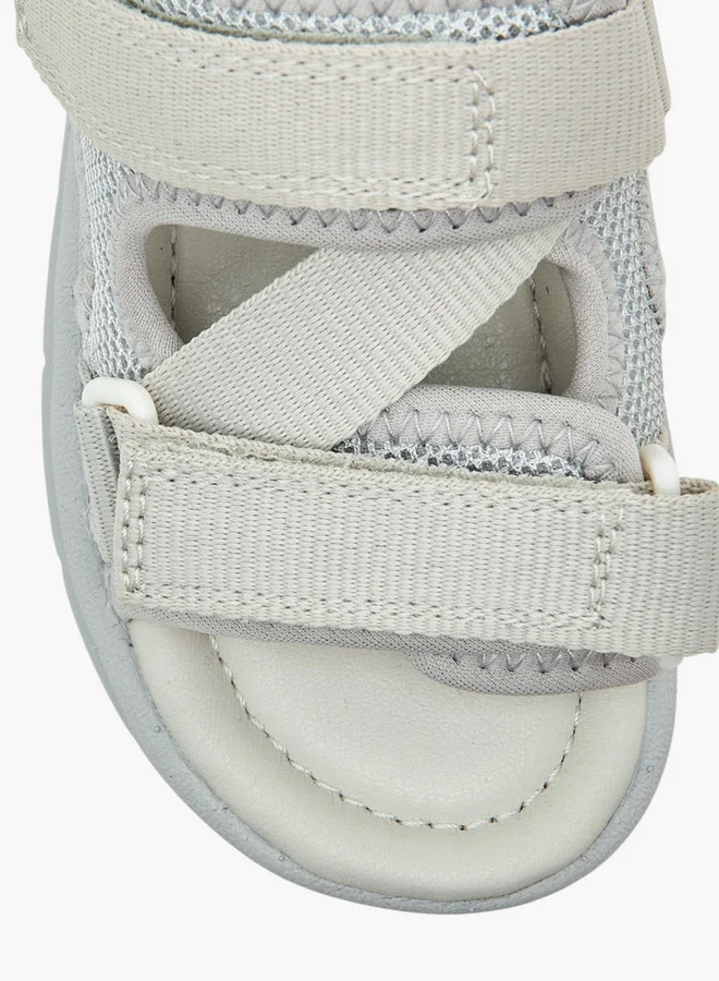 جونيورز حذاء عائم بنقوش مع إغلاق بشريط لاصق