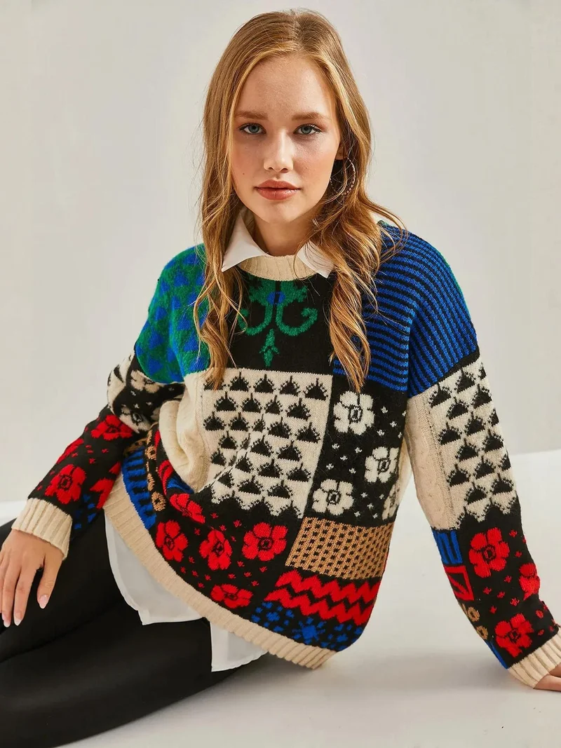بيانكو لوتشي LUCCI Thick Abstract Ribbed Knit Sweater with Crew Neck