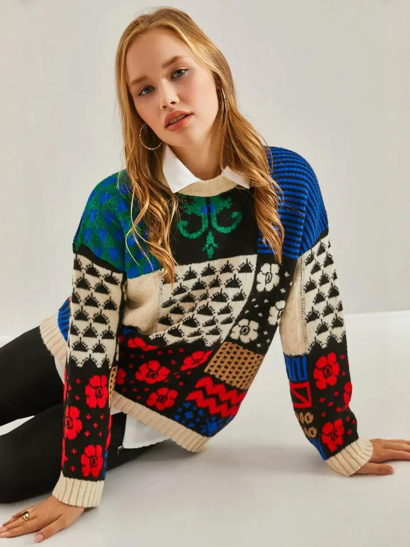 بيانكو لوتشي LUCCI Thick Abstract Ribbed Knit Sweater with Crew Neck