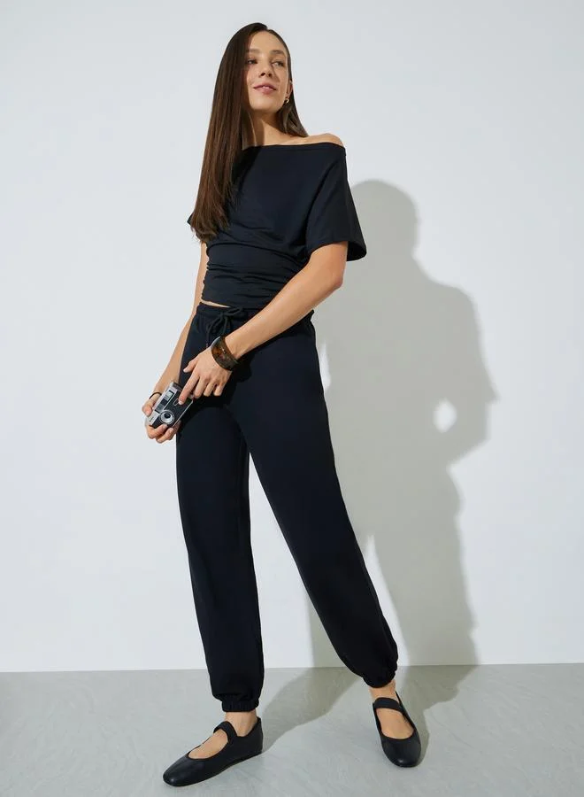 ستايلي Black Solid Mid-Rise Cuffed Joggers