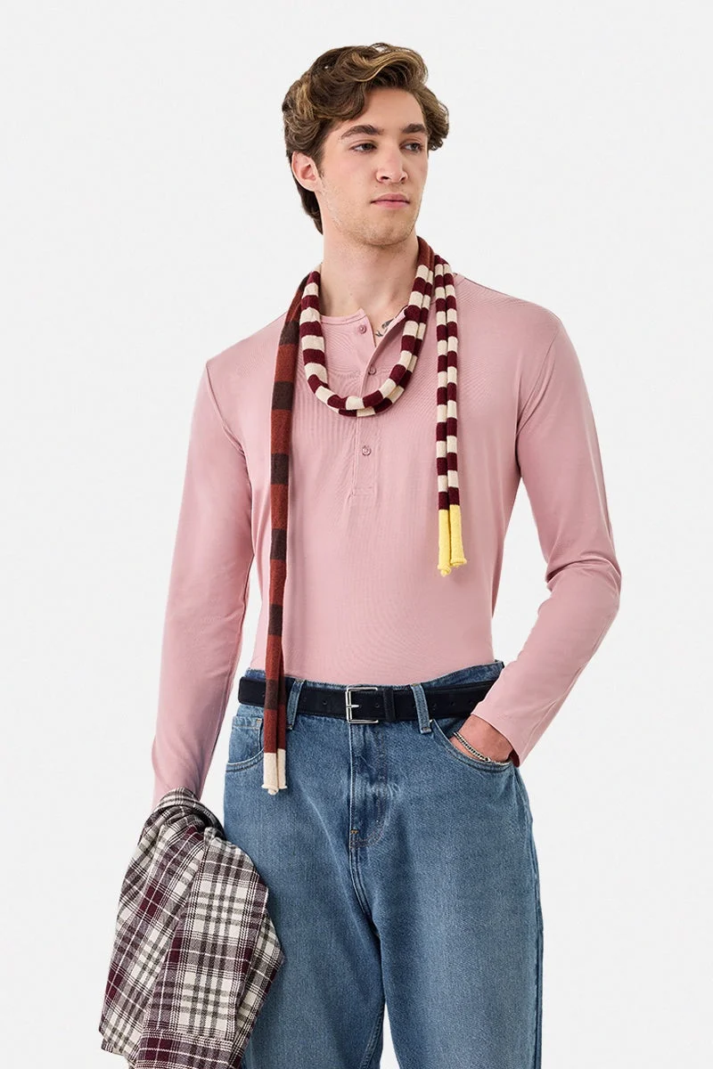 سنيتش تيشيرت بياقة هينلي بقصة عادية مطاطية