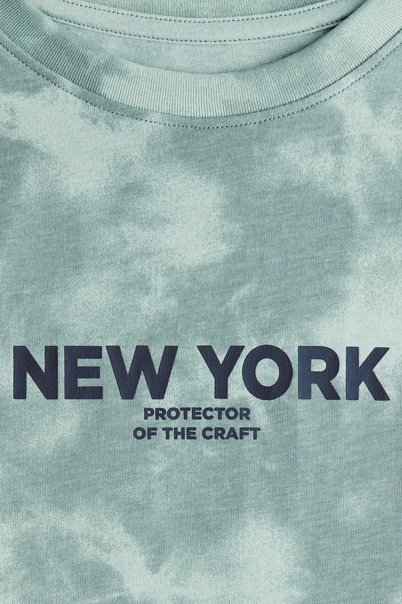 اتش اند ام تي-شيرت