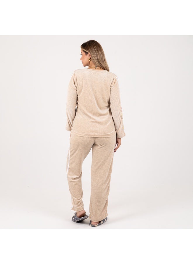 زيكوتكس  طقم بيجامة نسائي شتوي من قطعتين - قطيفة ناعمة بأكمام مطرزة - بيج فاتح - Image 4