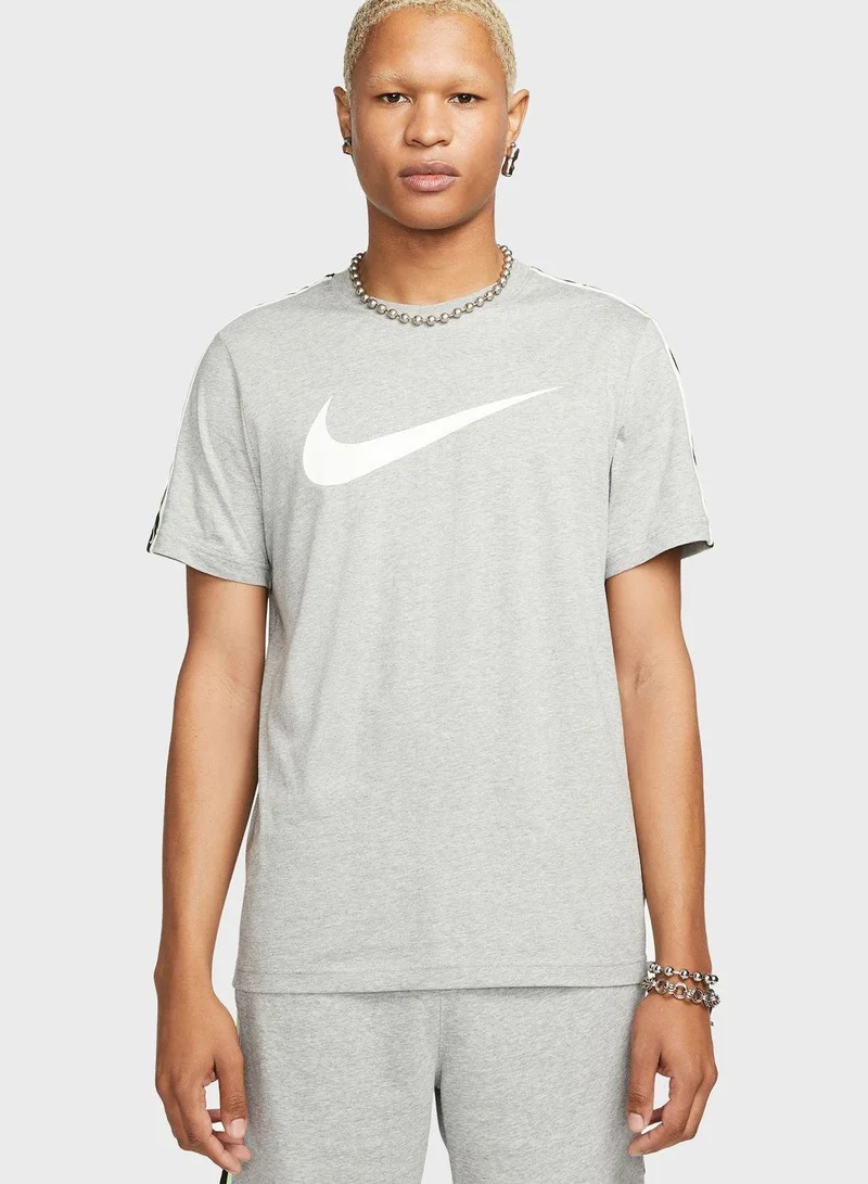 Nike Men's Sportswear Repeat Swoosh T-Shirt