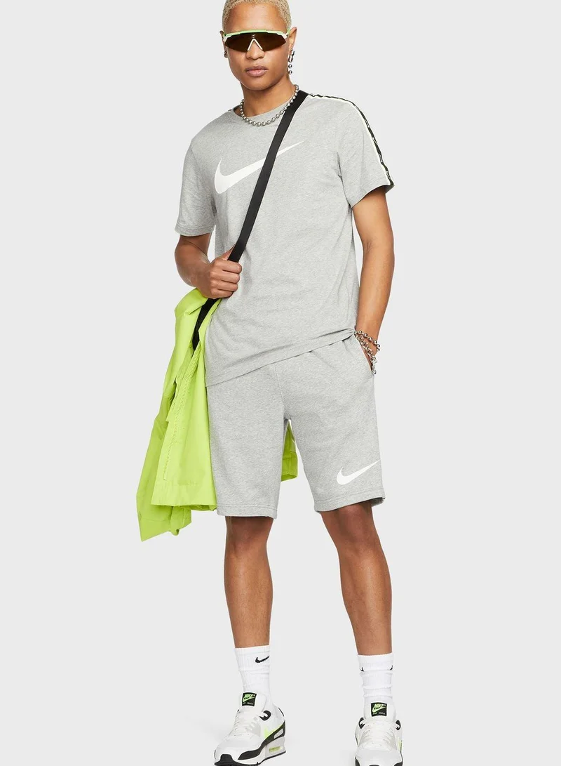 Nike Men's Sportswear Repeat Swoosh T-Shirt