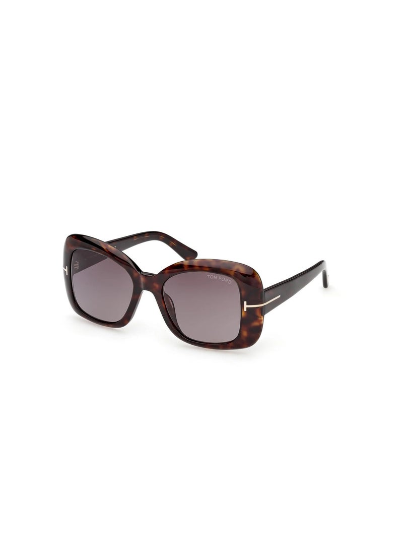 توم فورد نظارات شمسية نسائية كبيرة الحجم بإطار كامل من توم فورد، طراز ساندرا-02 FT1348 52K - Image 1