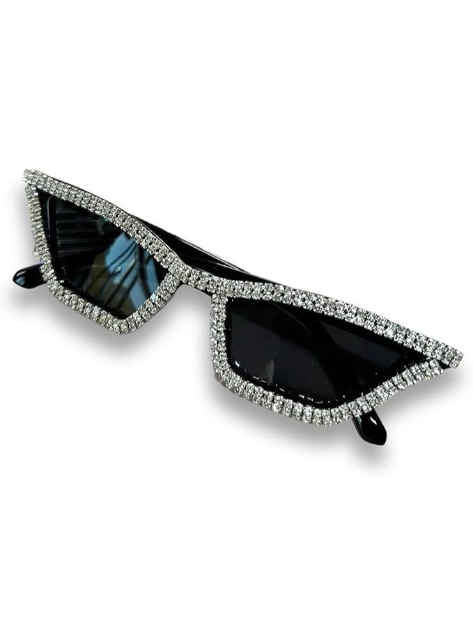 ذا باك نظارات شمسية بتصميم عين القطة مرصعة بالكريستال، إطار أسود، عرض 14.2 سم - Image 2