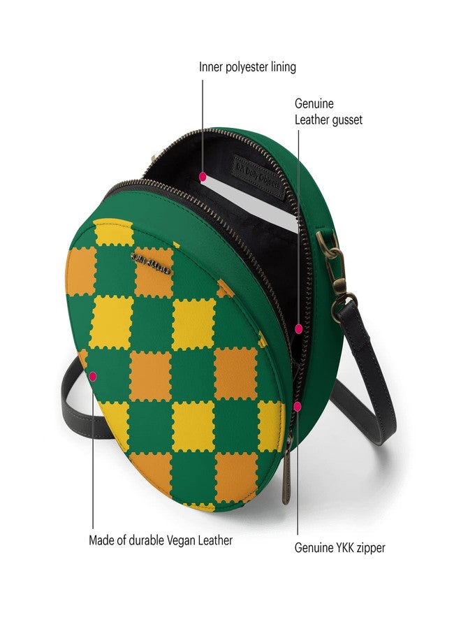 دايلي أوبجيكتز حقيبة كتف دائرية مطبوعة من ديلي أوبجكتس للنساء | حقيبة يد من الجلد النباتي بنقشة مربعات خضراء متعددة مع جيب داخلي منزلق | إغلاق بسحاب وحزام قابل للتعديل | مساحة تخزين للأغراض الأساسية - Image 2
