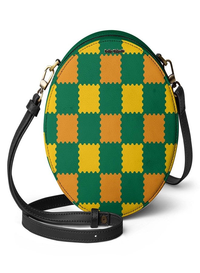 دايلي أوبجيكتز حقيبة كتف دائرية مطبوعة من ديلي أوبجكتس للنساء | حقيبة يد من الجلد النباتي بنقشة مربعات خضراء متعددة مع جيب داخلي منزلق | إغلاق بسحاب وحزام قابل للتعديل | مساحة تخزين للأغراض الأساسية - Image 1