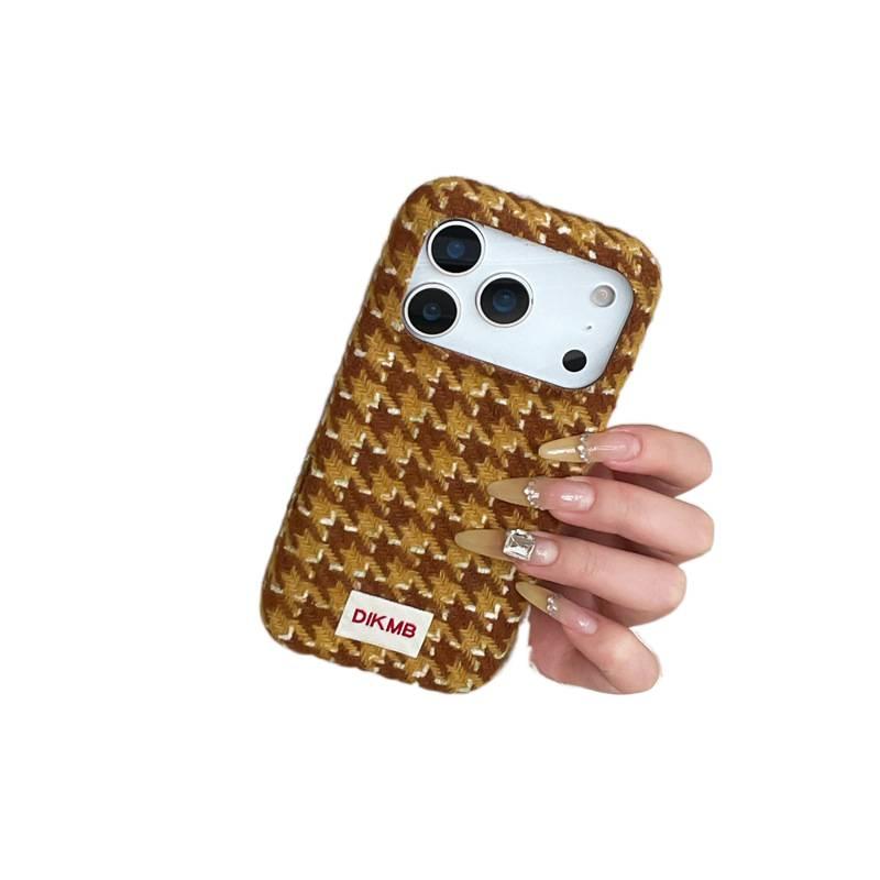 BB Fabric Protective Case for iPhone 17 / 17 Air / 17 Pro / 17 Pro Max with Shockproof and Drop Protection plus Shockproof plus Anti-Fingerprint plus Striped Pattern in Brown - Image 4