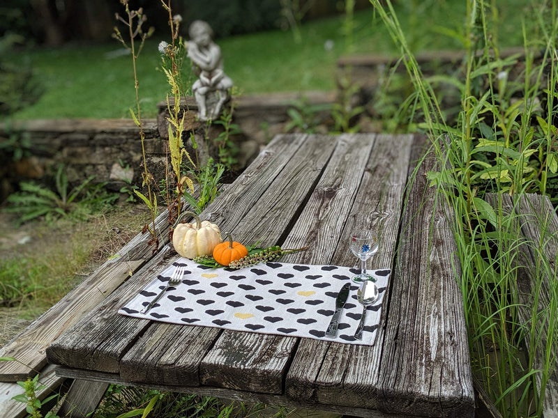 DaDa Bedding Woven Tapestry Heart Placemats â€“ Set of 4 â€“ Black & Gold Heart Pattern Table Mats for Dining Room â€“ Rustic Farmhouse Valentineâ€™s Day Decor & Everyday Kitchen Table Setting â€“ 13" x 19" - Image 5