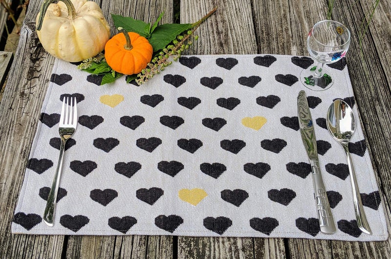 DaDa Bedding Woven Tapestry Heart Placemats â€“ Set of 4 â€“ Black & Gold Heart Pattern Table Mats for Dining Room â€“ Rustic Farmhouse Valentineâ€™s Day Decor & Everyday Kitchen Table Setting â€“ 13" x 19" - Image 4