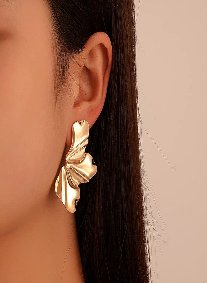 Goho Gold Sculpted Ribbon Earrings - Image 3