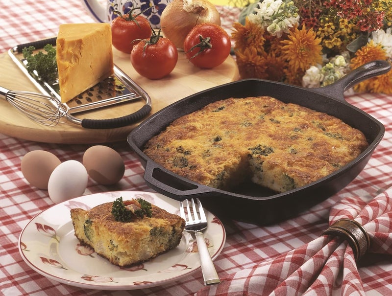 Lodge L8SQ3 Pre-Seasoned Cast-Iron Square Skillet, 10.5-inch - Image 3