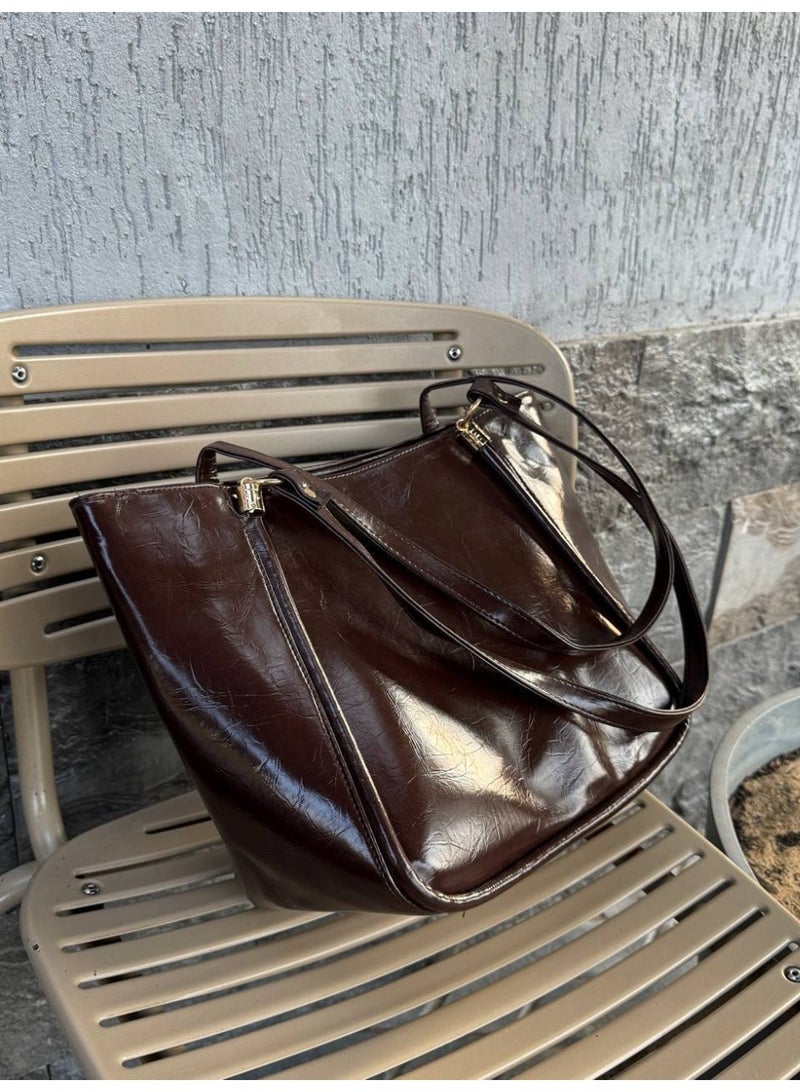 Classic Shoulder Bag with Elegant Gold Accents- Brown - Image 2