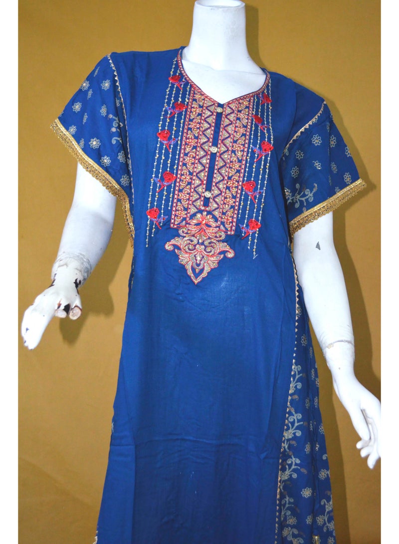 زينة جلابية نسائية أنيقة مطرزة – واسعة من الأسفل، بأكمام باتوينج، بشريط جانبي قابل للتعديل - Image 1