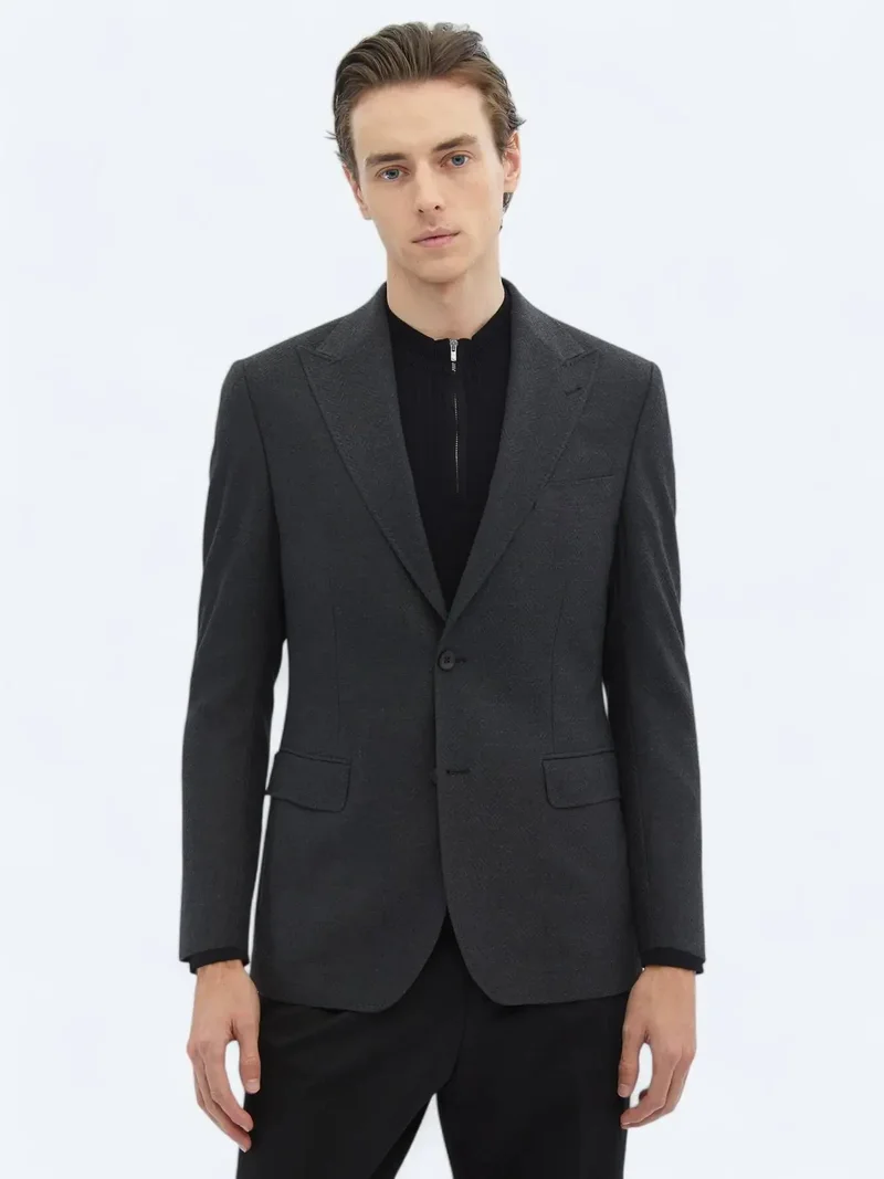 كيب جاكيت معاد تدويره بنقشة الفحم الصلب، بقصة عصرية