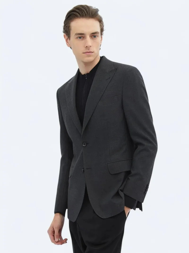 كيب جاكيت معاد تدويره بنقشة الفحم الصلب، بقصة عصرية