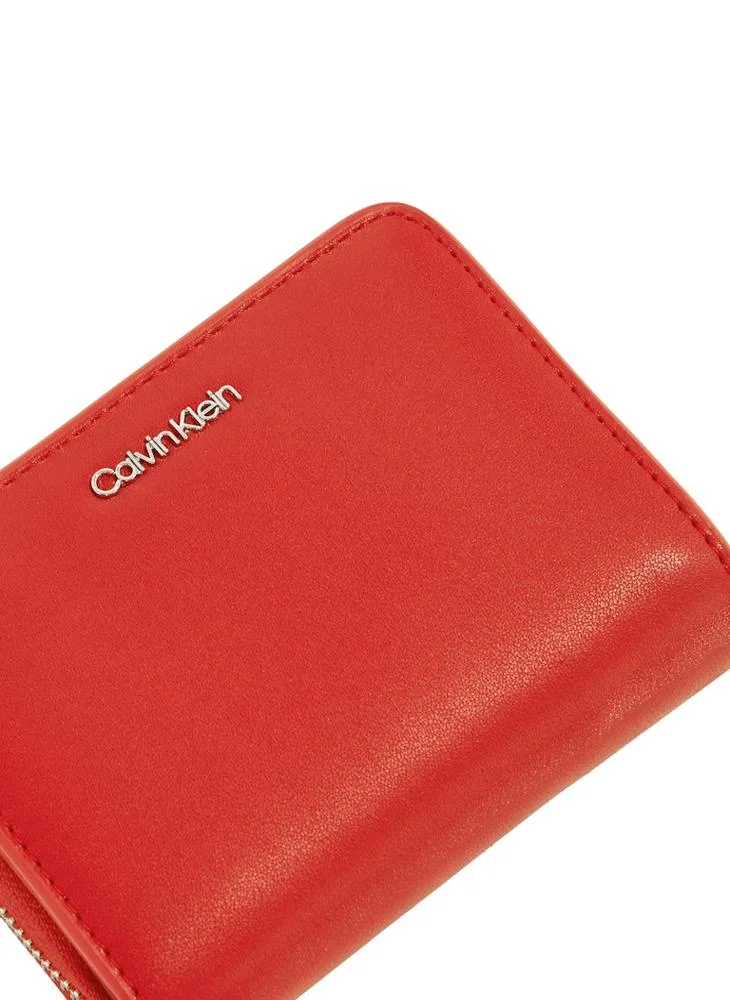 CALVIN KLEIN MEDIUM ZIP WALLET