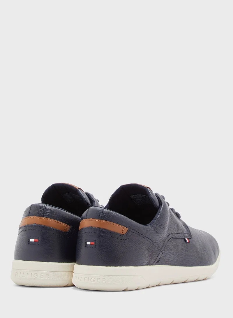 TOMMY HILFIGER Logo Printed Low Top Sneaker
