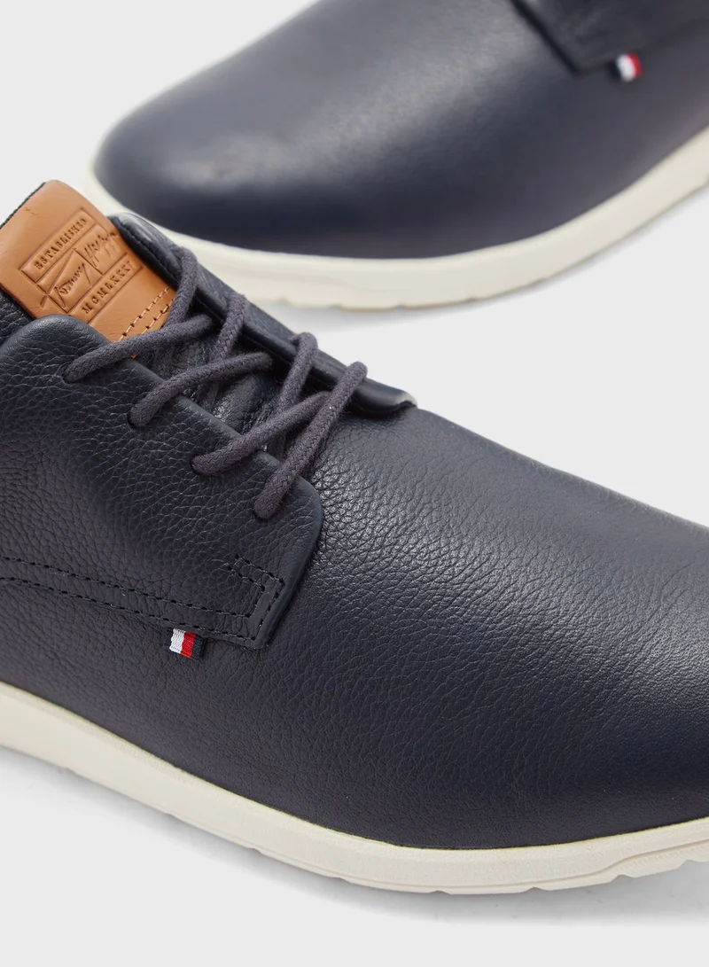 TOMMY HILFIGER Logo Printed Low Top Sneaker