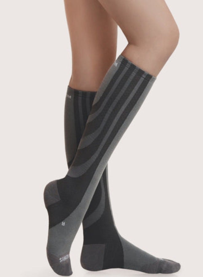 SANKOM Patent Active Compression Socks – Antibacterial Grey – Clinically Proven to Improve Blood Circulation, Reduce Swelling & Fatigue – Hypoallergenic, Breathable, Padded Heel & Toe – Ideal for Travel, Workout, Pregnancy & Daily Wear  - Image 2
