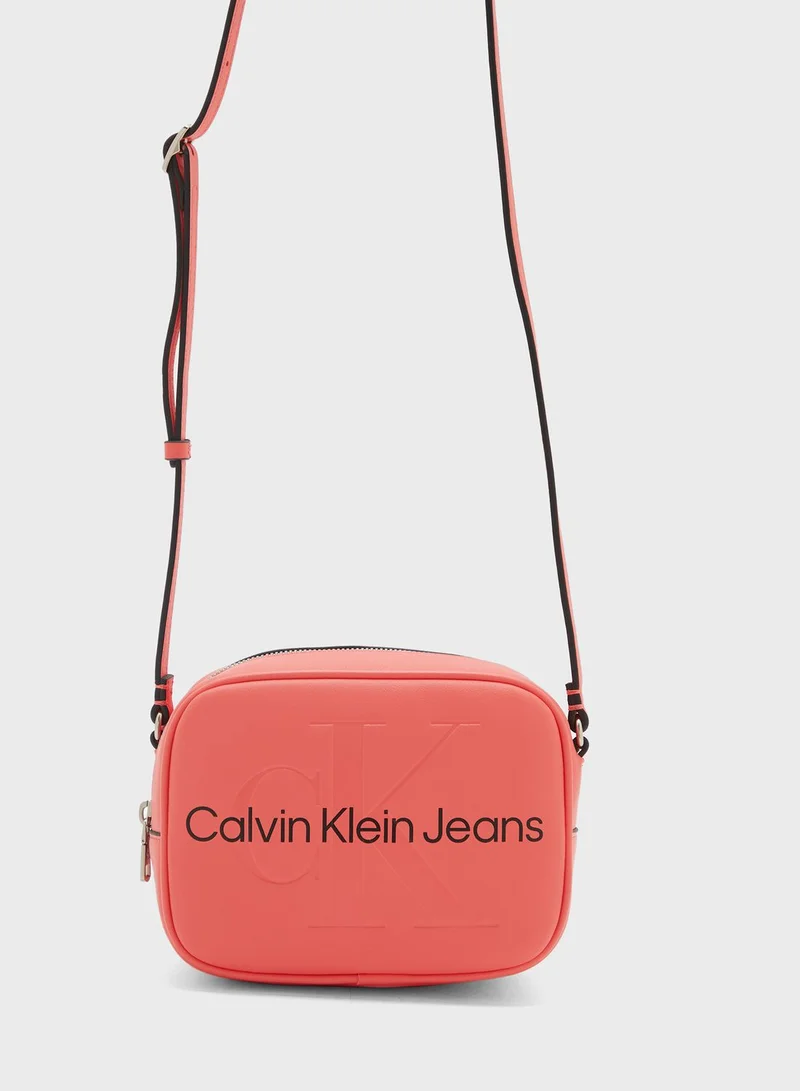 Calvin Klein Jeans Sculpted Camera Bag